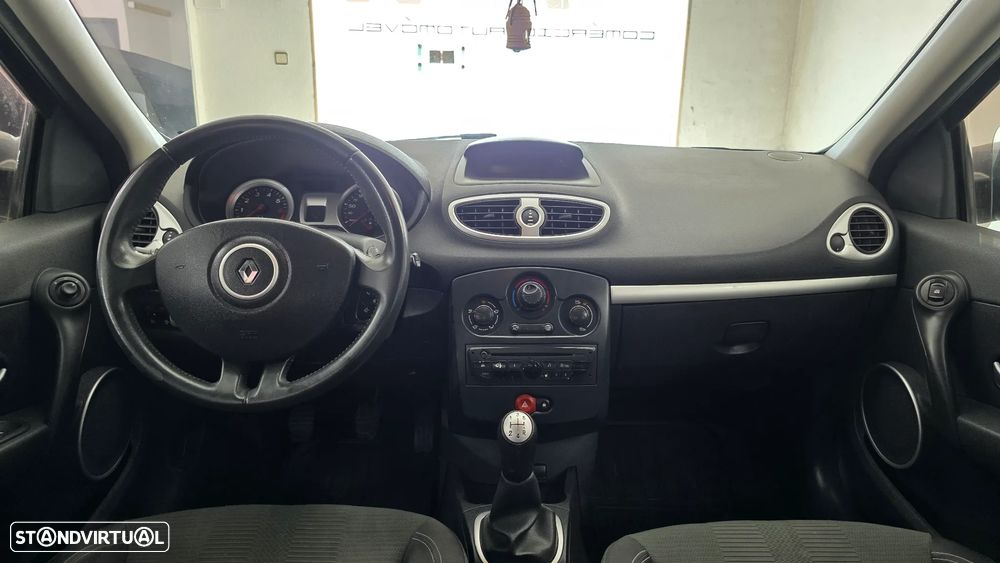 Renault Clio 1.2 16V Fairway - 14