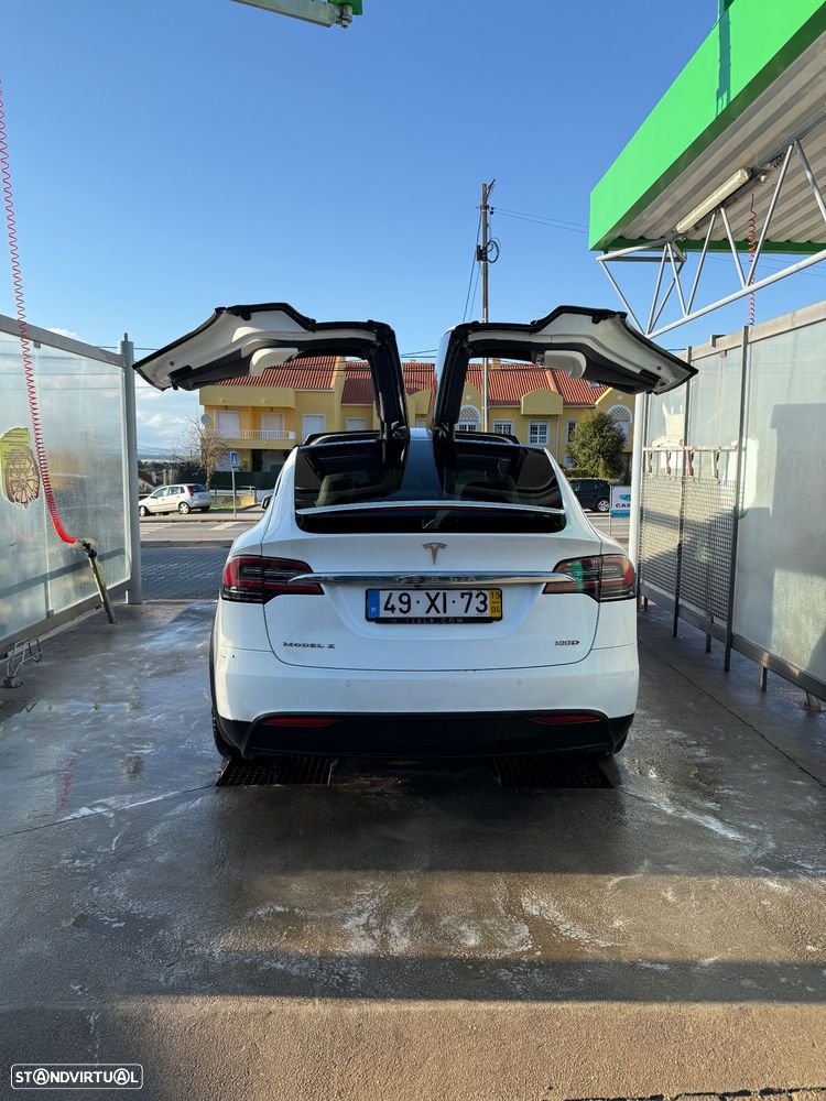 Tesla Model X 100D - 4