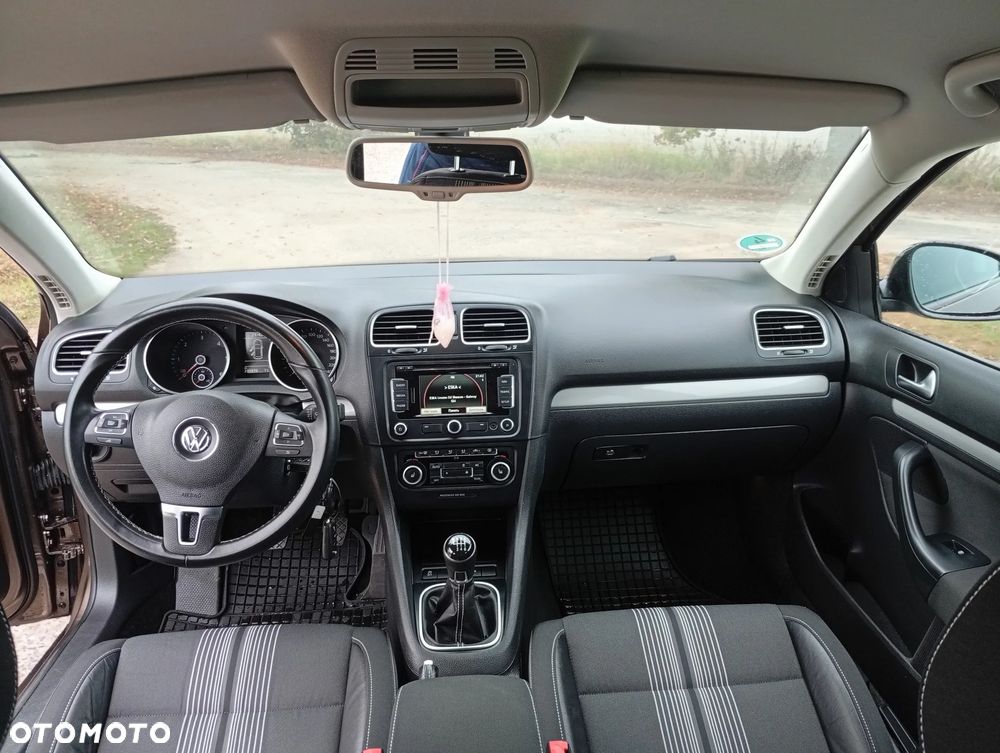 Volkswagen Golf - 22