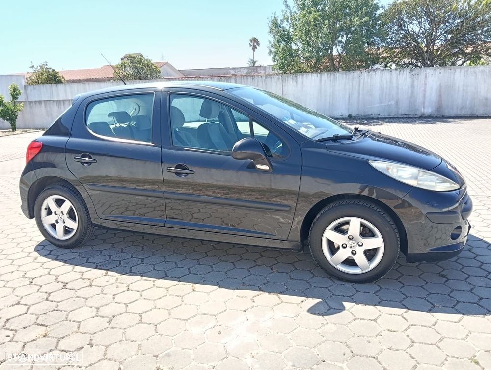 Peugeot 207 1.4 HDi Premium - 2