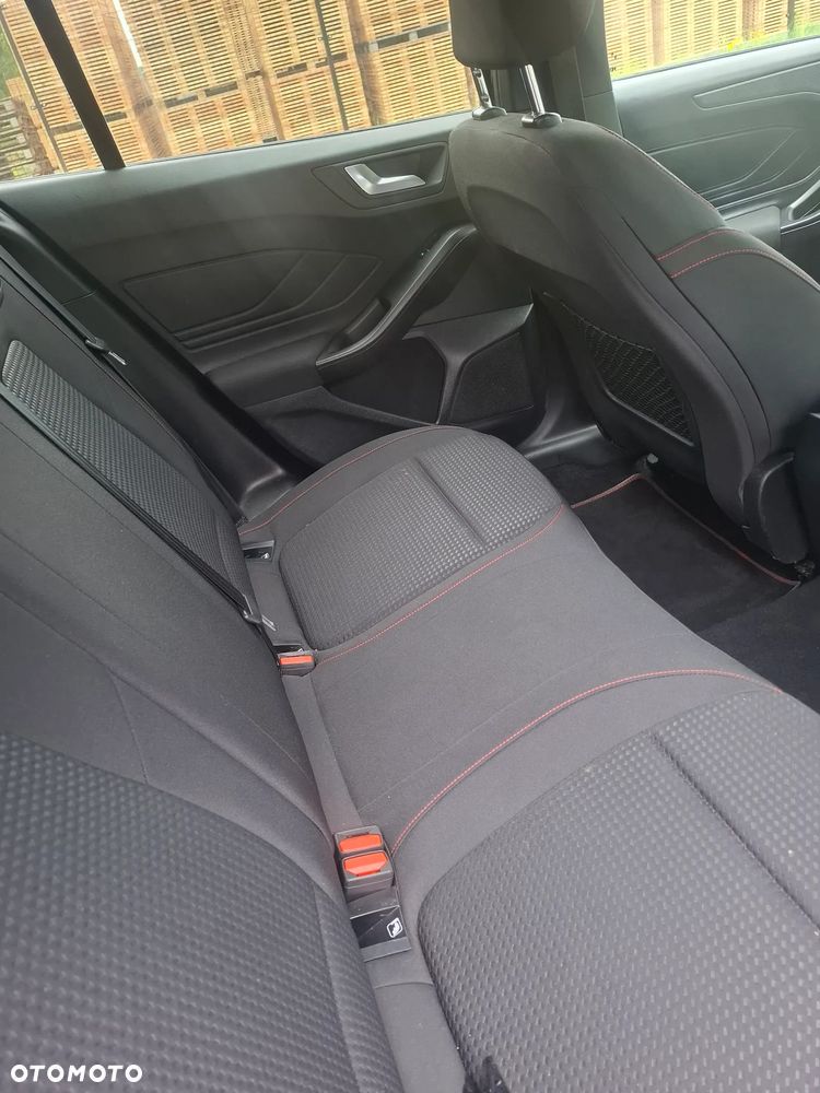 Ford Focus 2.0 EcoBlue ST-Line - 23