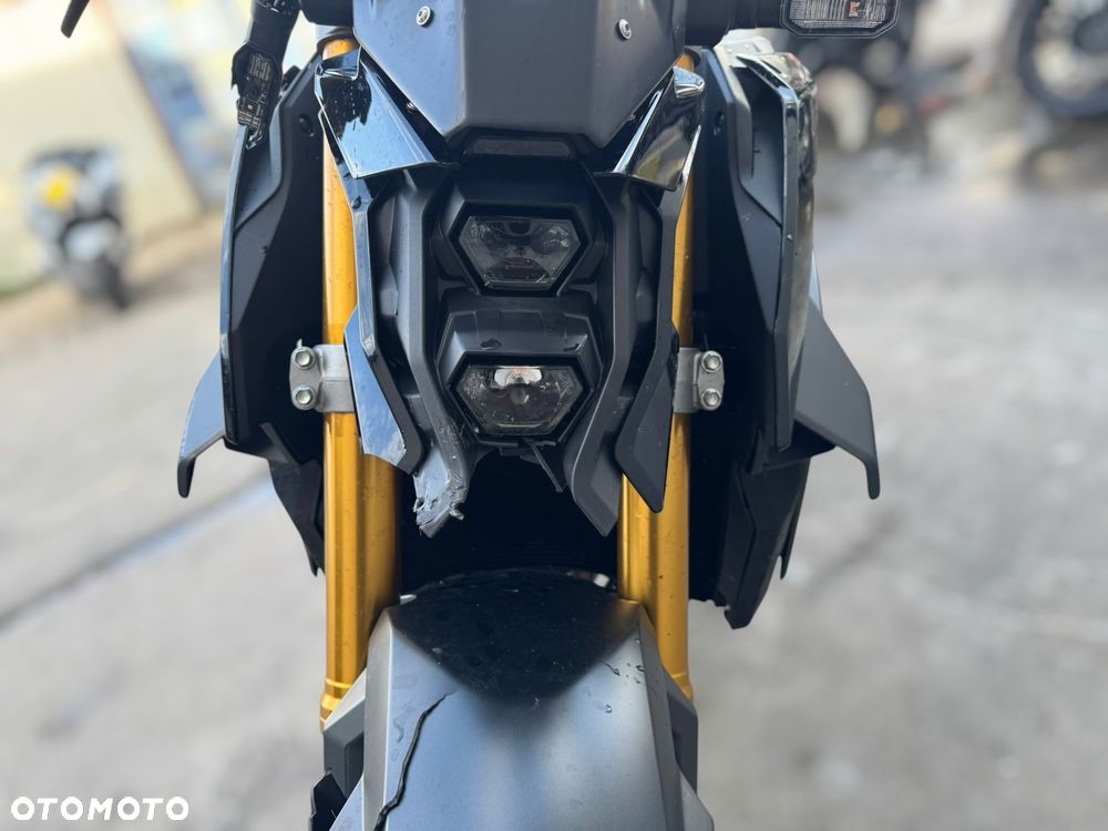 Suzuki GSX - 18