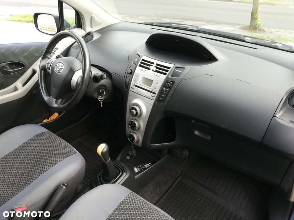 Toyota Yaris 1.3 Luna - 7