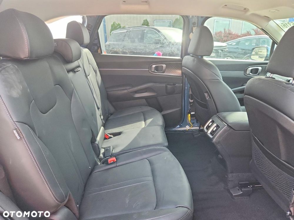 Kia Sorento - 12