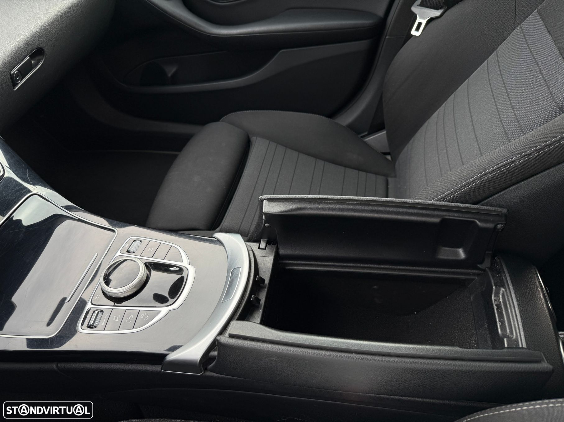 Mercedes-Benz C 300 e Avantgarde - 46