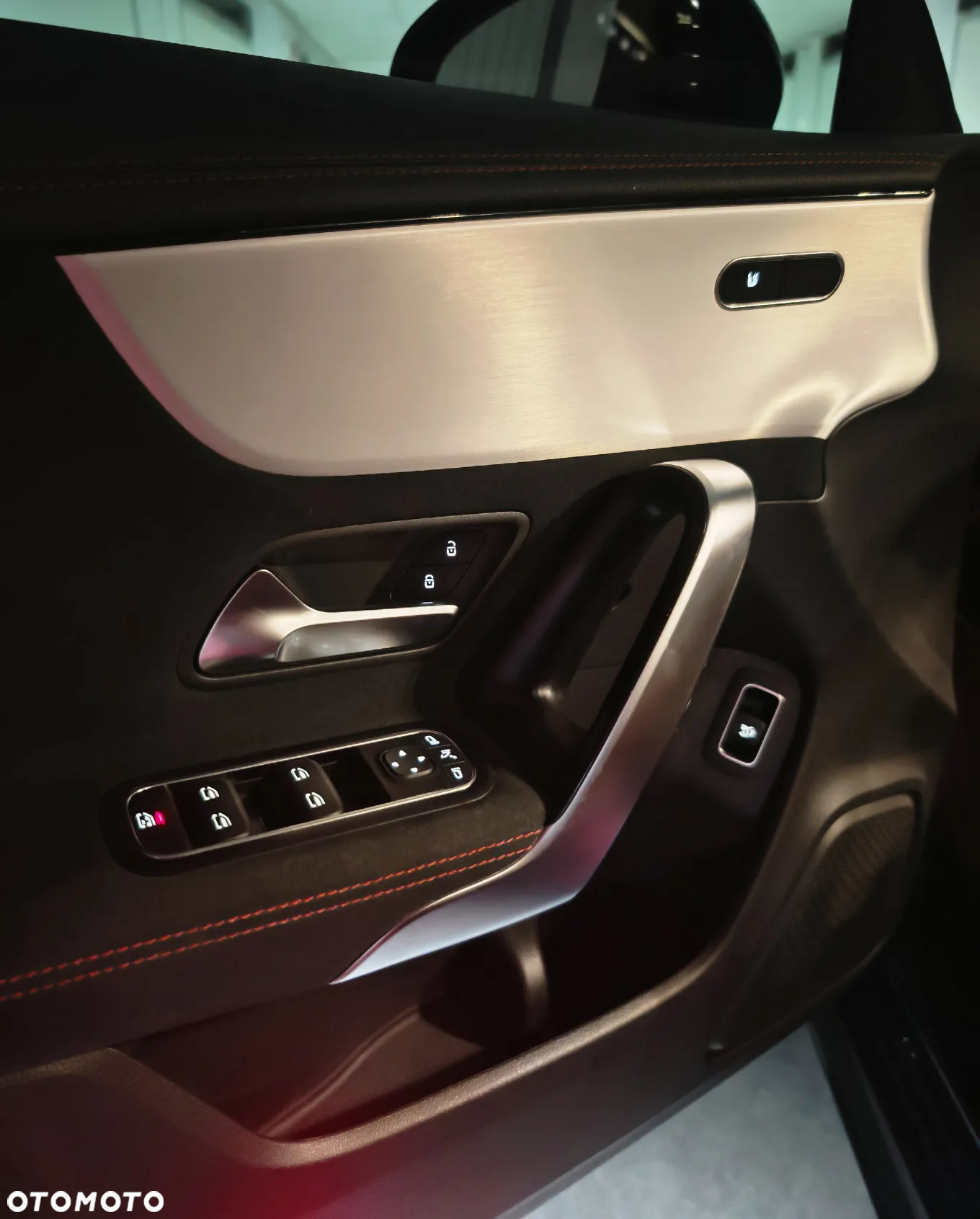 Mercedes-Benz CLA 180 AMG Line 7G-DCT - 37