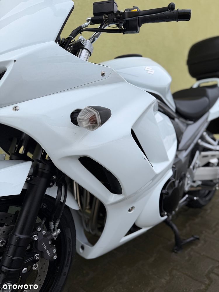 Suzuki GSX - 31
