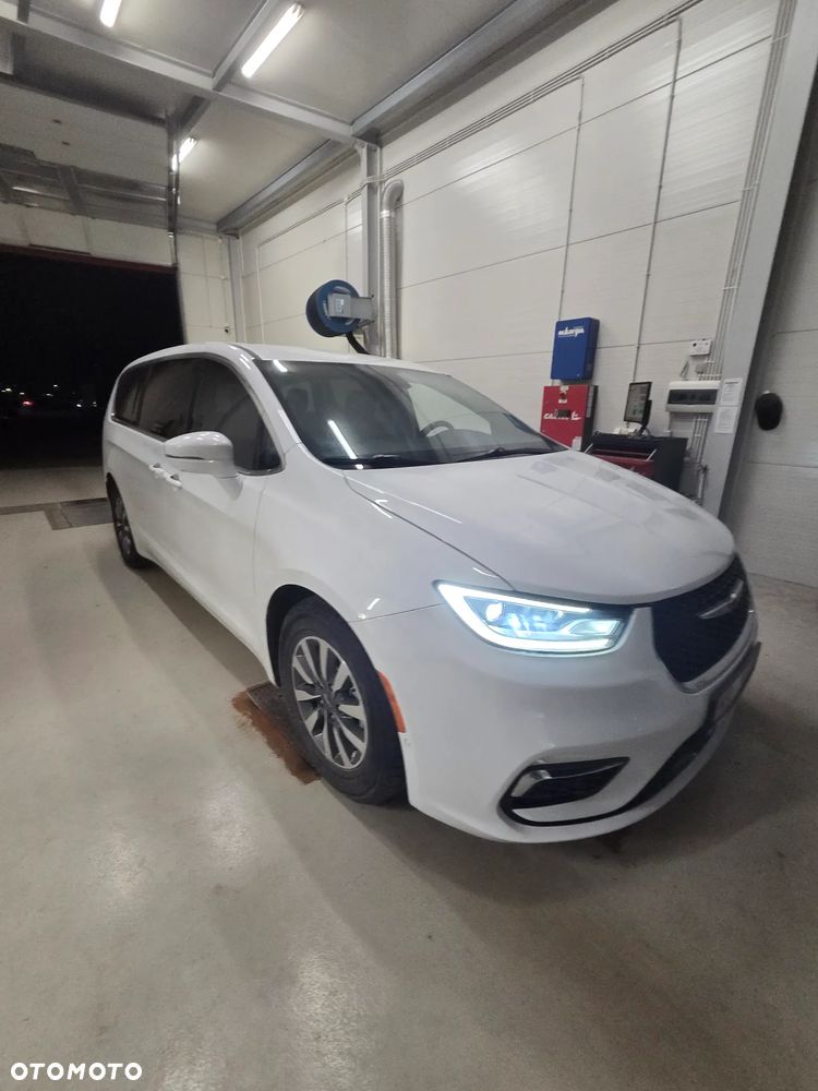 Chrysler Pacifica - 29