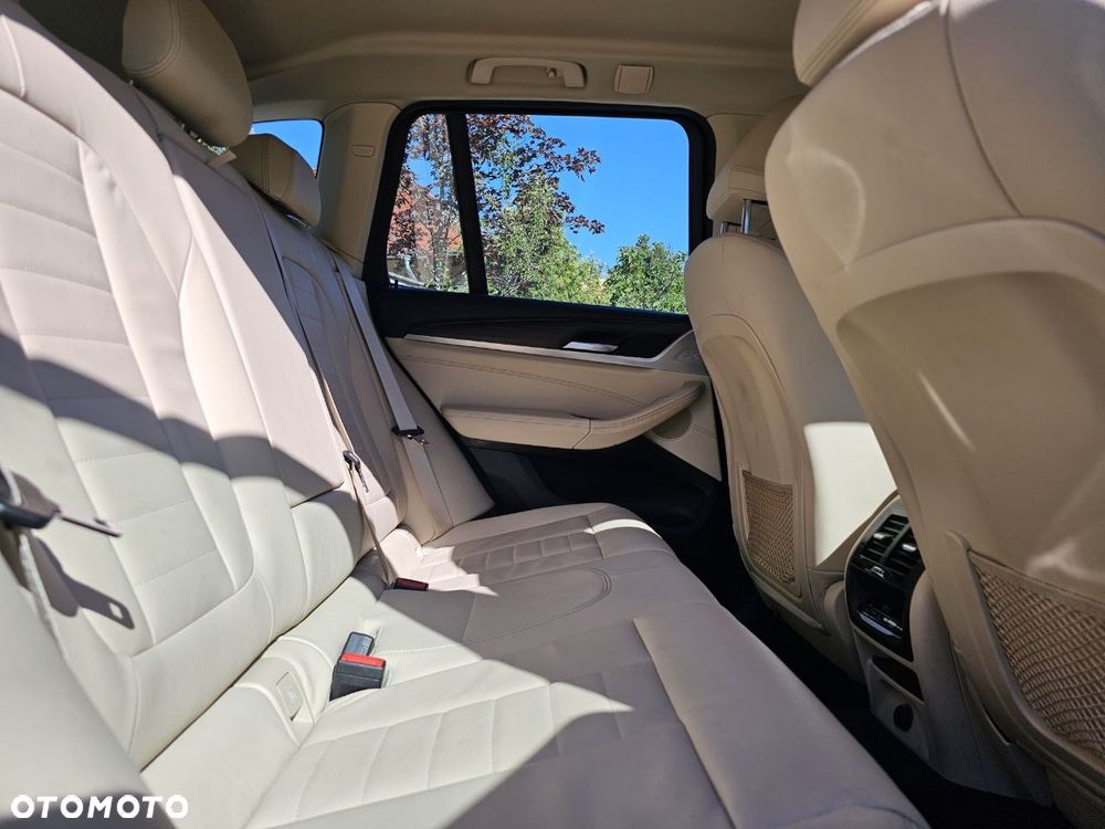 BMW X3 xDrive25d - 26