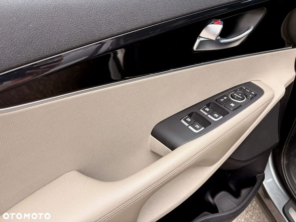 Kia Sorento 2.0 CRDI L - 12