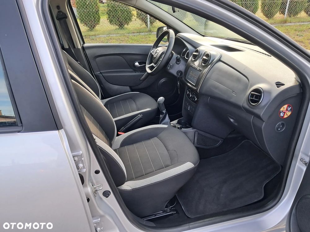 Dacia Logan TCe 90 S&S Stepway Celebration - 19