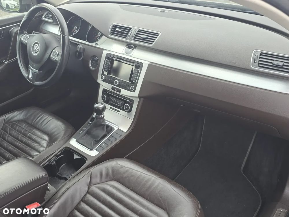 Volkswagen Passat 1.6 TDI BlueMotion Technology Highline - 17