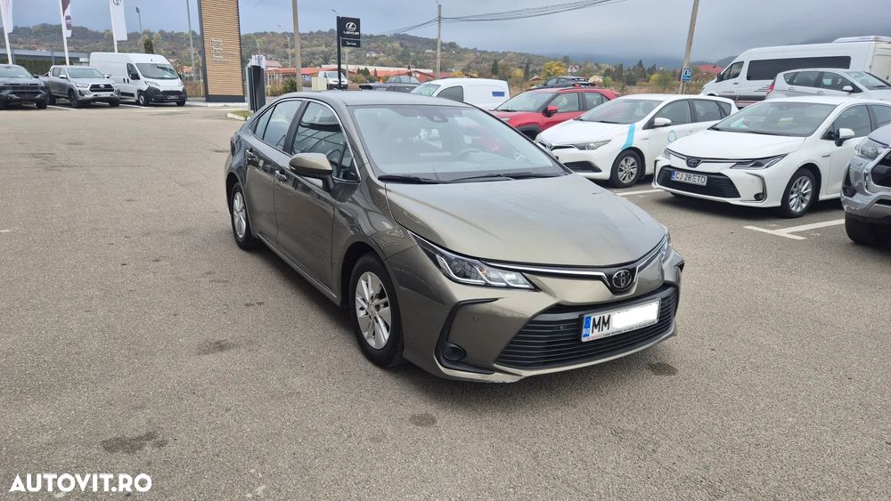 Toyota Corolla - 2