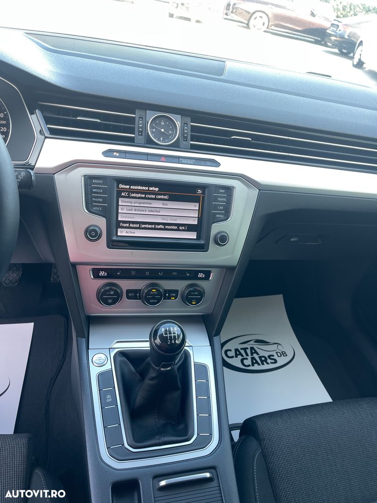 Volkswagen Passat - 36