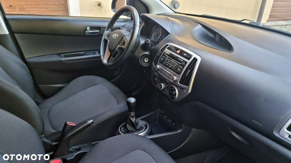 Hyundai i20 - 12