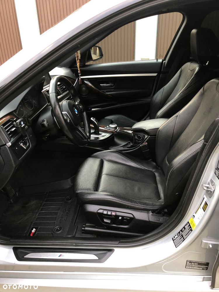 BMW 3GT 335i xDrive - 10