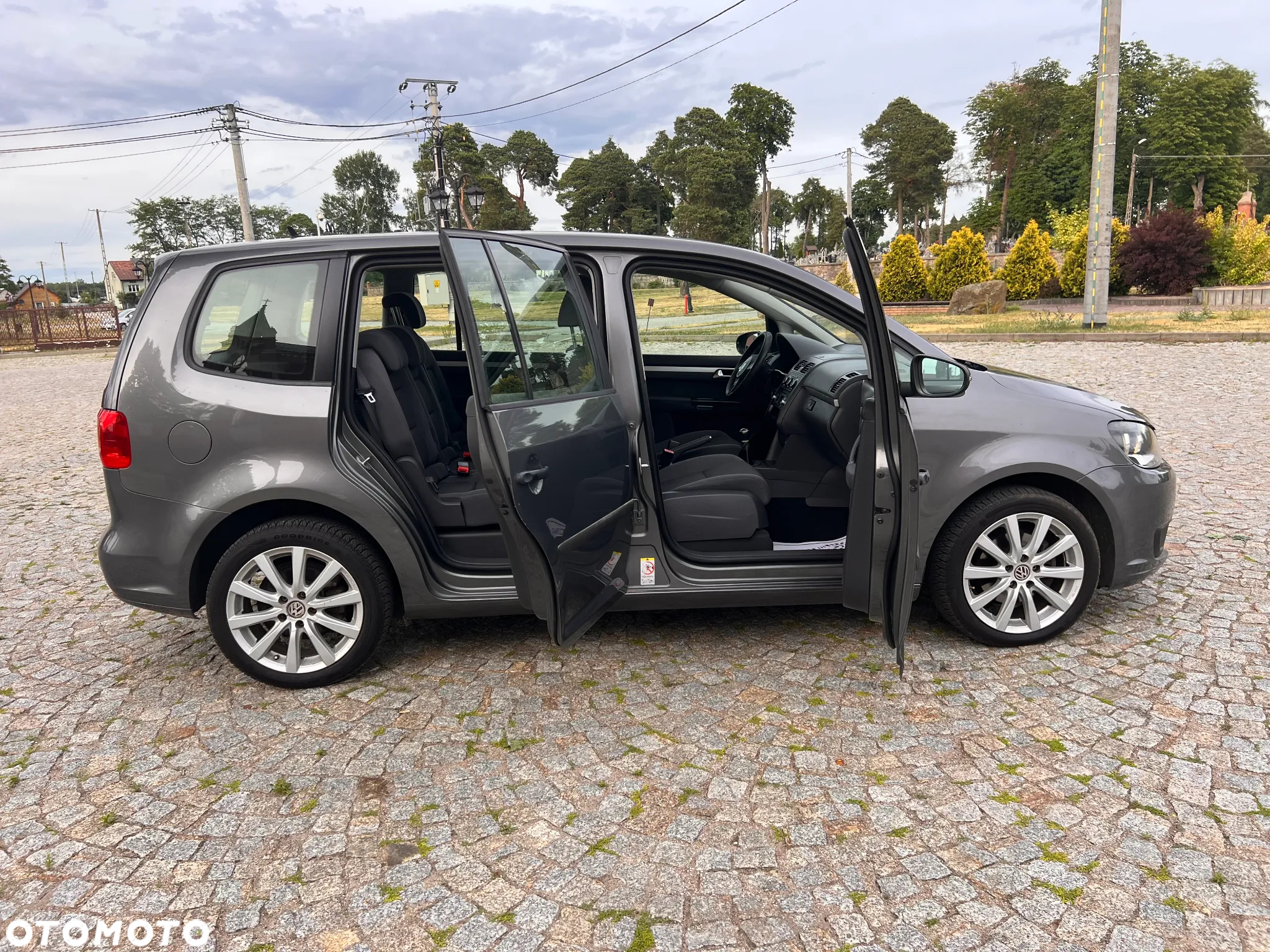 Volkswagen Touran 1.6 TDI DPF Highline - 18