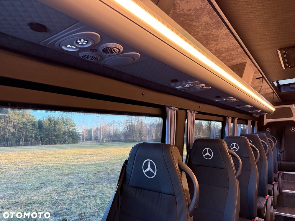 Mercedes-Benz Sprinter 517 - 24