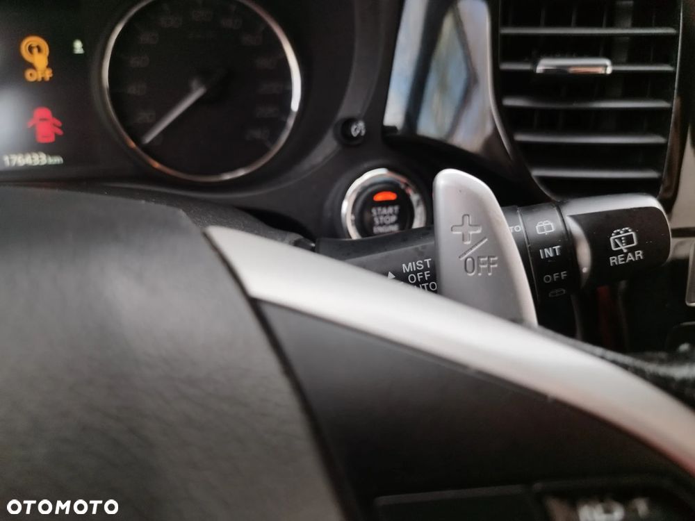 Mitsubishi Outlander 2.0 4WD CVT Diamant Edition+ - 17