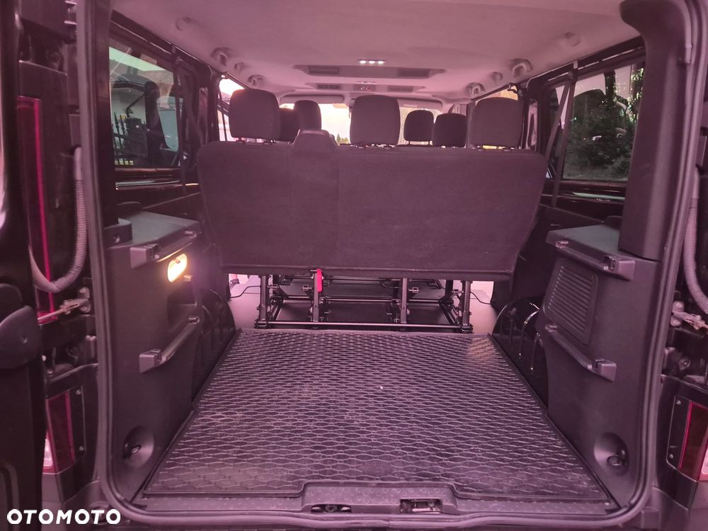 Renault Trafic SpaceClass 2.0 dCi Escapade EDC - 12