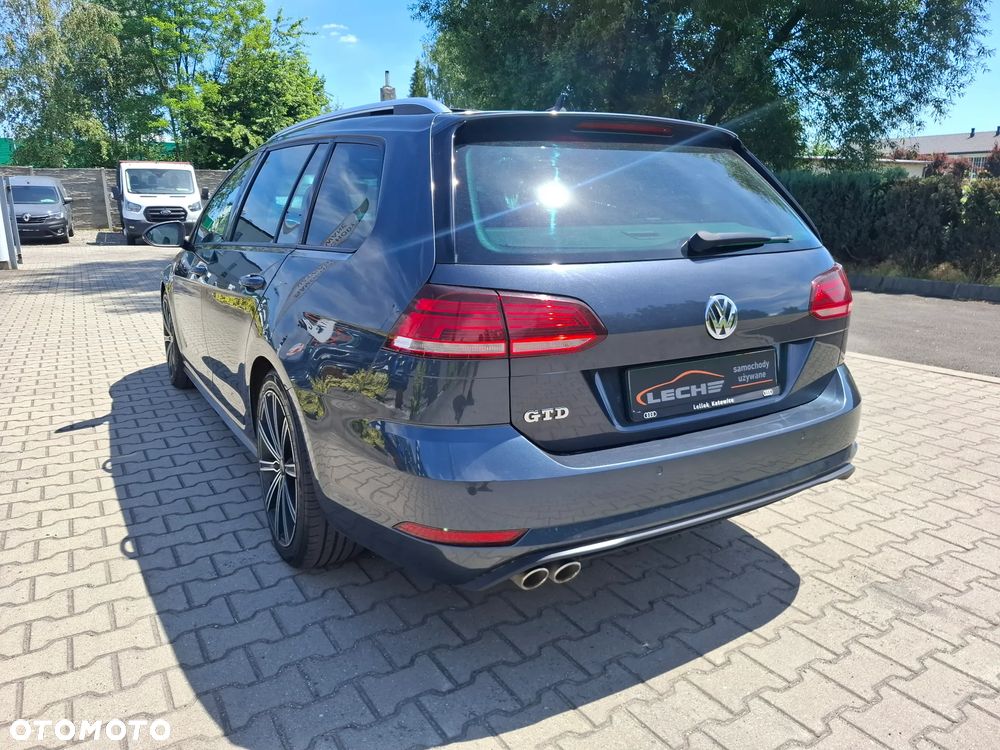 Volkswagen Golf - 24