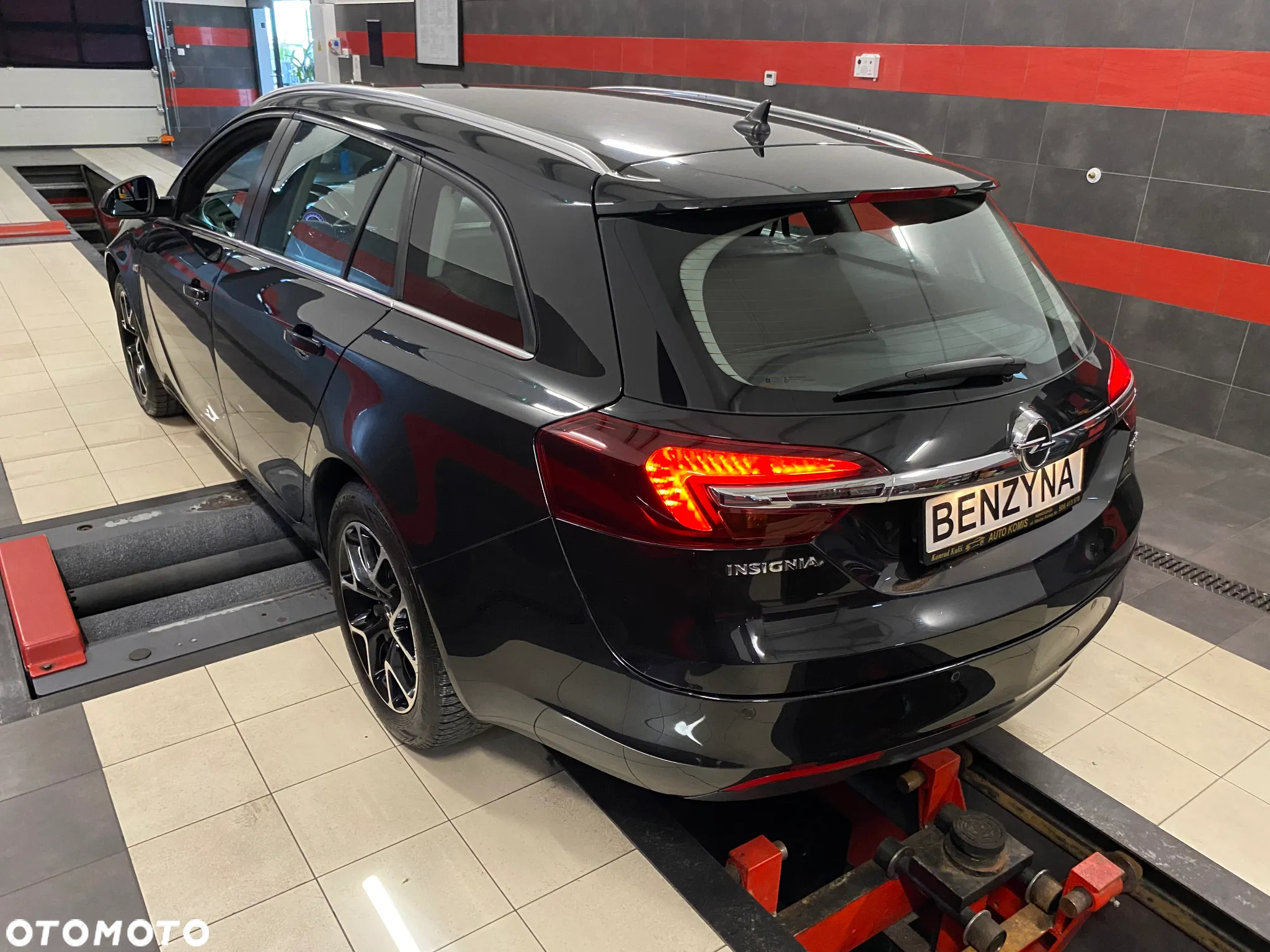 Opel Insignia 1.6 T Cosmo S&S - 10