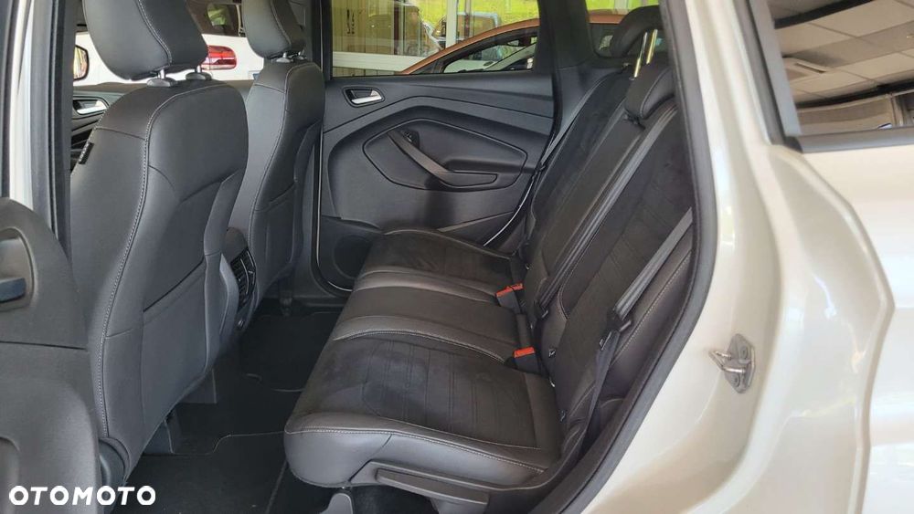 Ford Kuga - 26