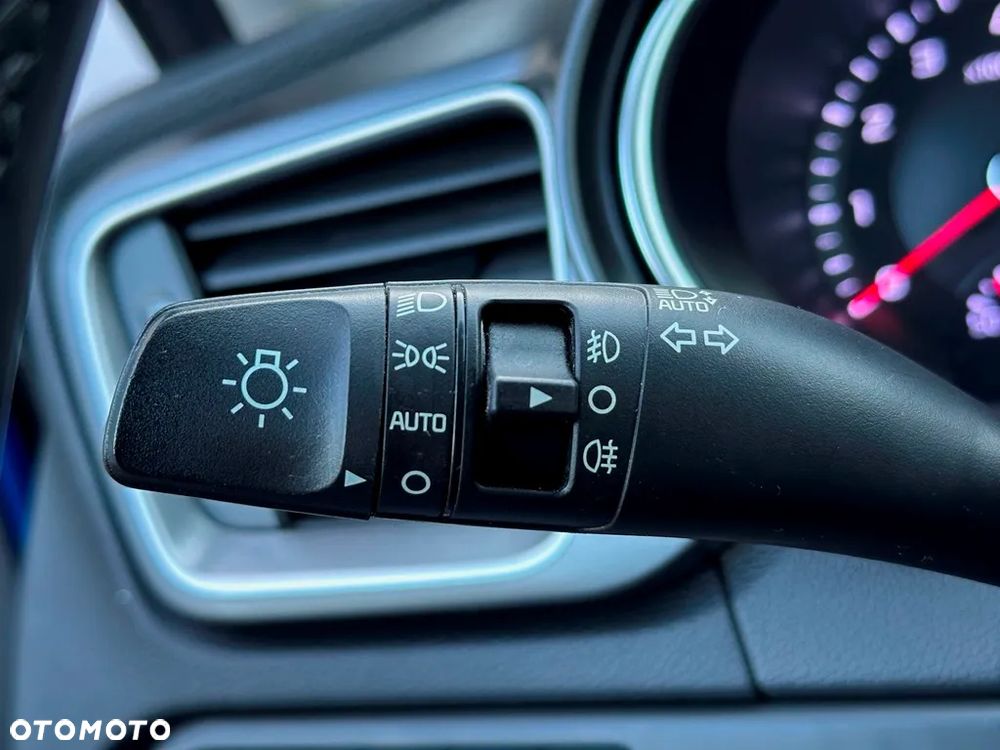 Kia Ceed 1.5 T-GDI M - 17