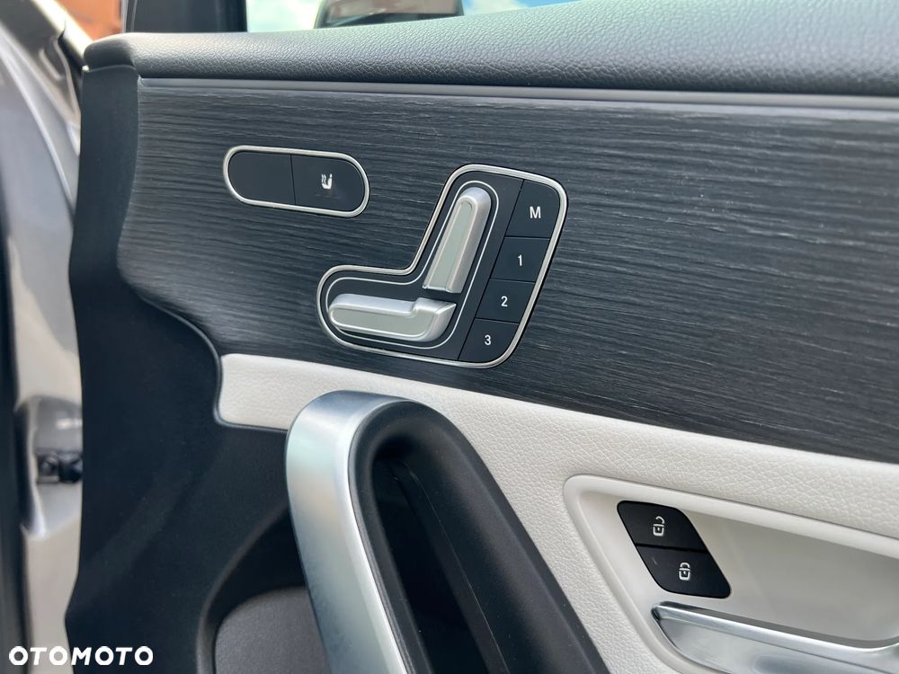 Mercedes-Benz Klasa A 220 4Matic 7G-DCT AMG Line - 29