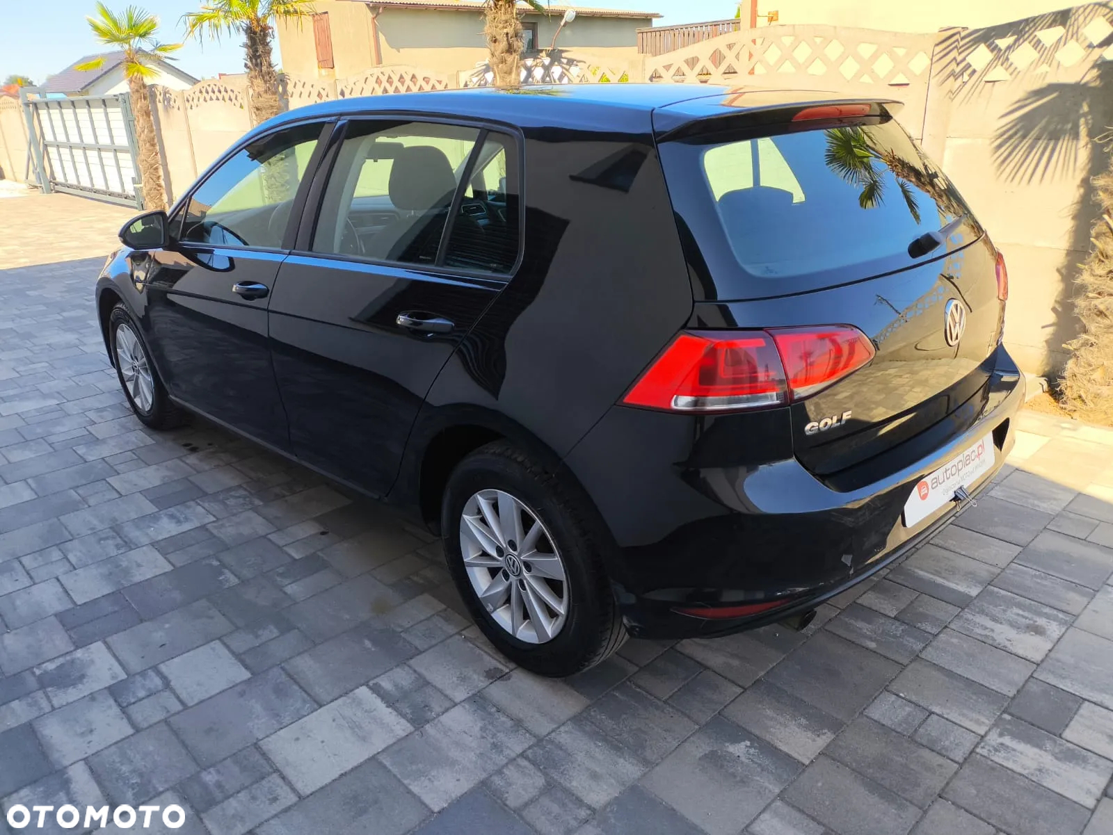 Volkswagen Golf 1.6 TDI BlueMotion Technology Comfortline - 4