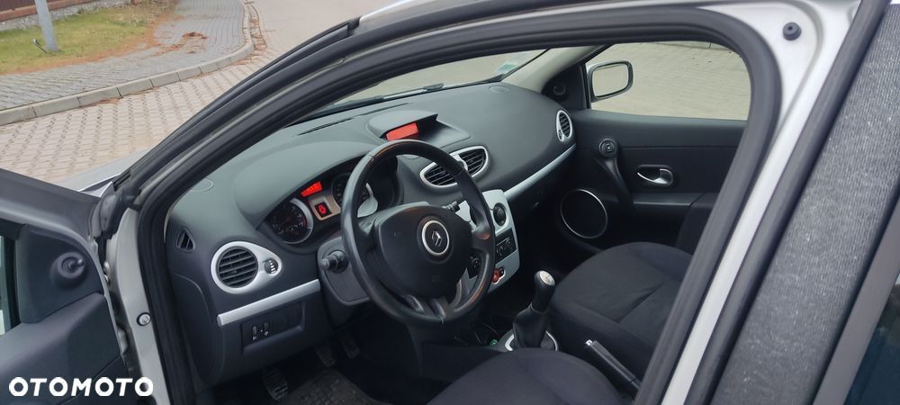 Renault Clio - 7