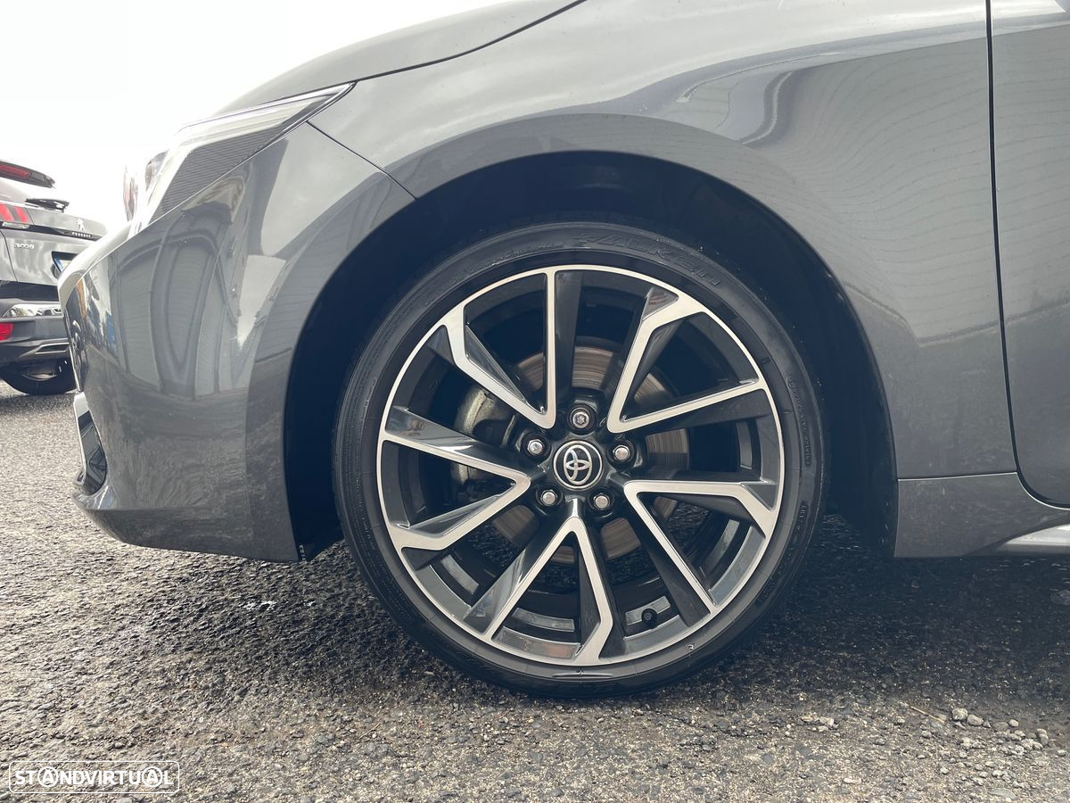 Toyota Corolla Touring Sports - 17
