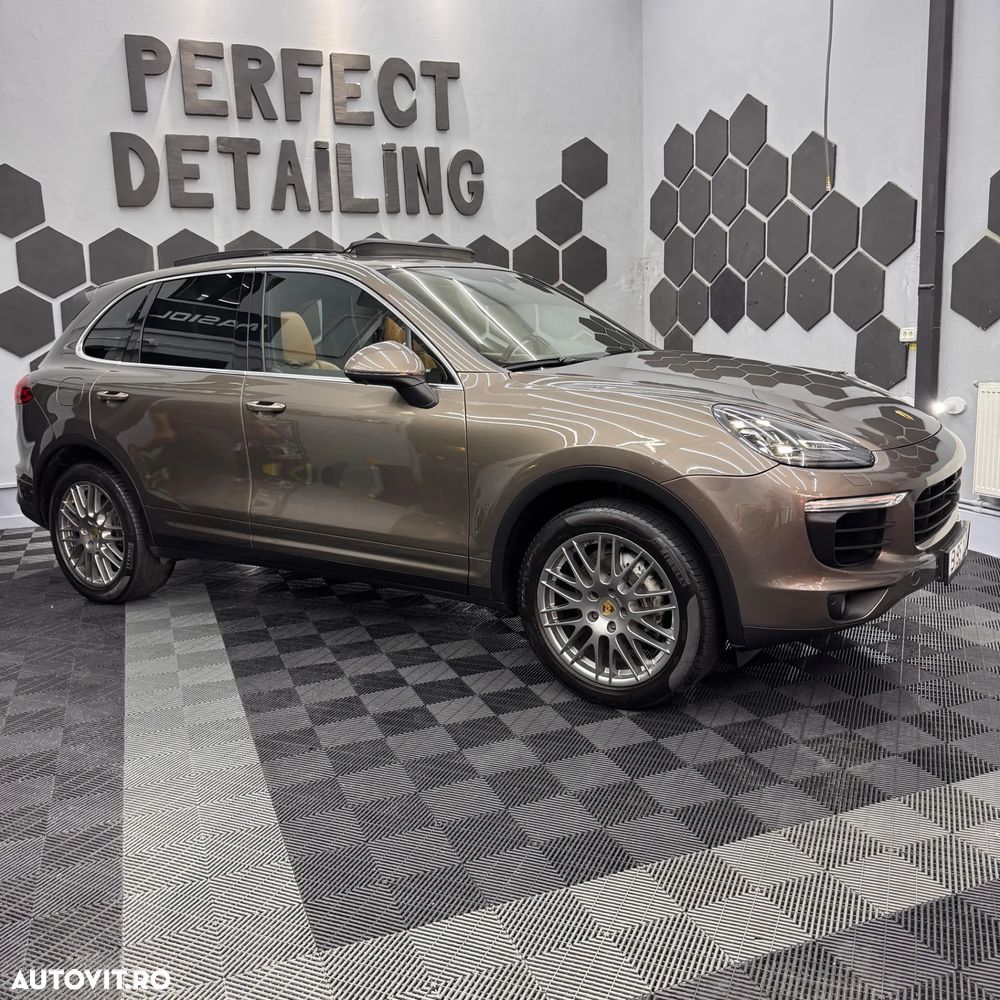 Porsche Cayenne - 8