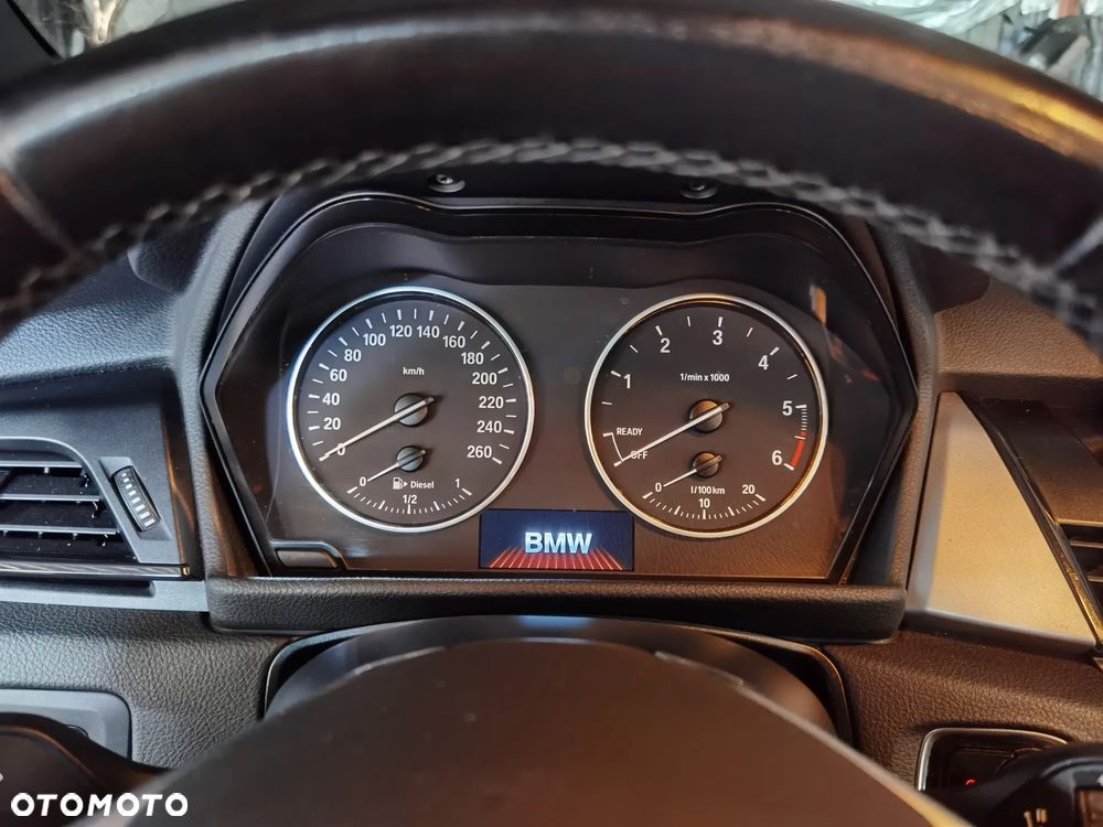 BMW Seria 2 218d Advantage - 24
