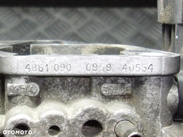 Chrysler Voyager III przepustnica 3.3 V6 - 4