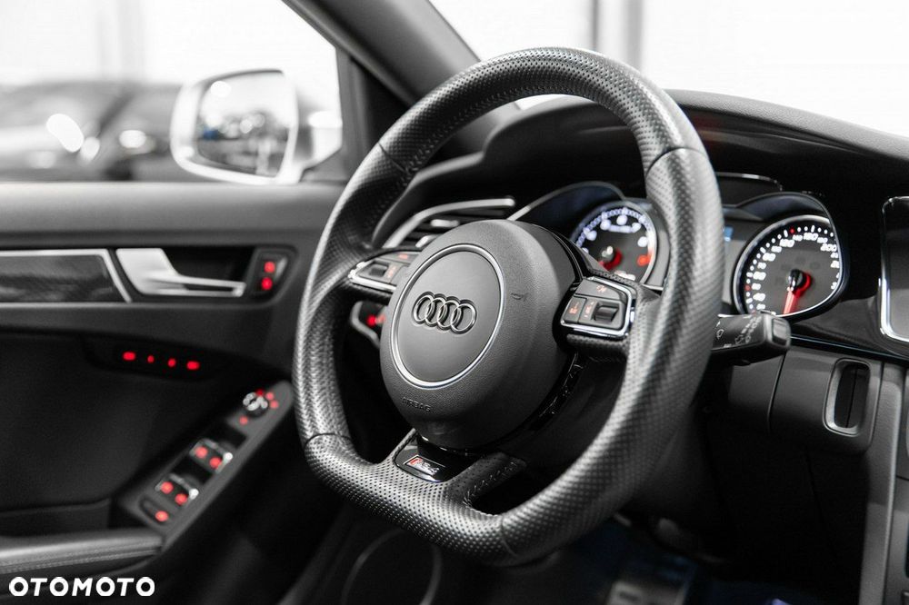 Audi RS4 Avant Avant S tronic - 35