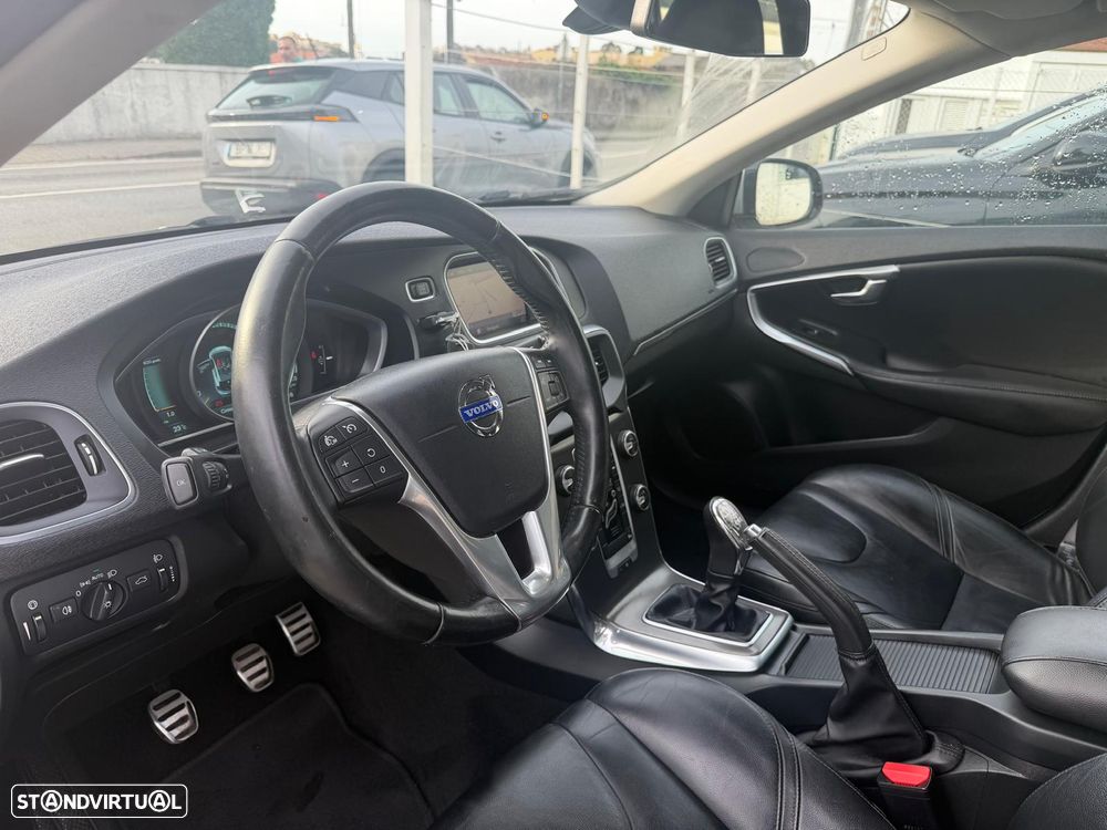 Volvo V40 D2 Momentum - 16