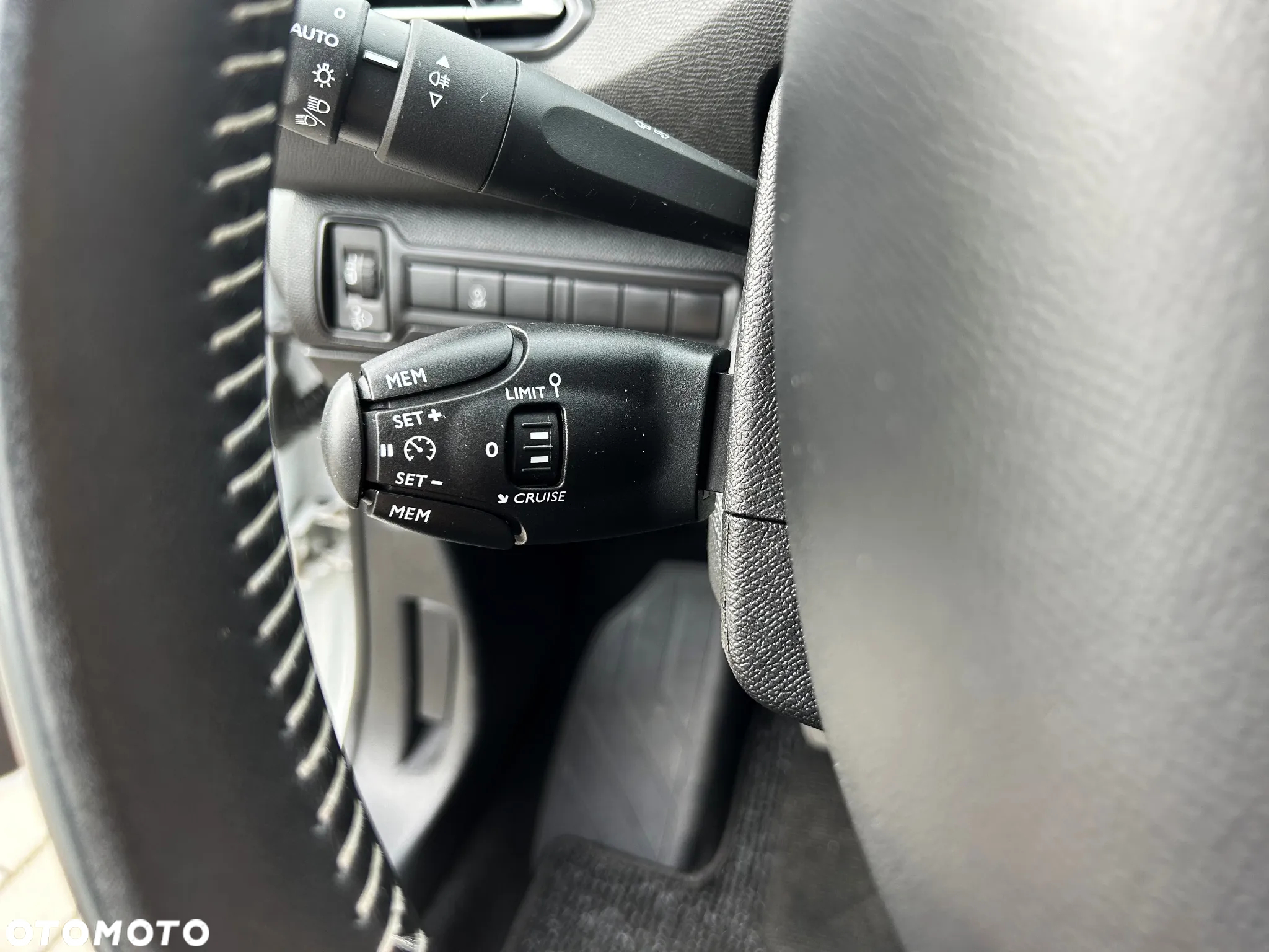Peugeot 308 BlueHDi FAP 100 Stop & Start Active - 25