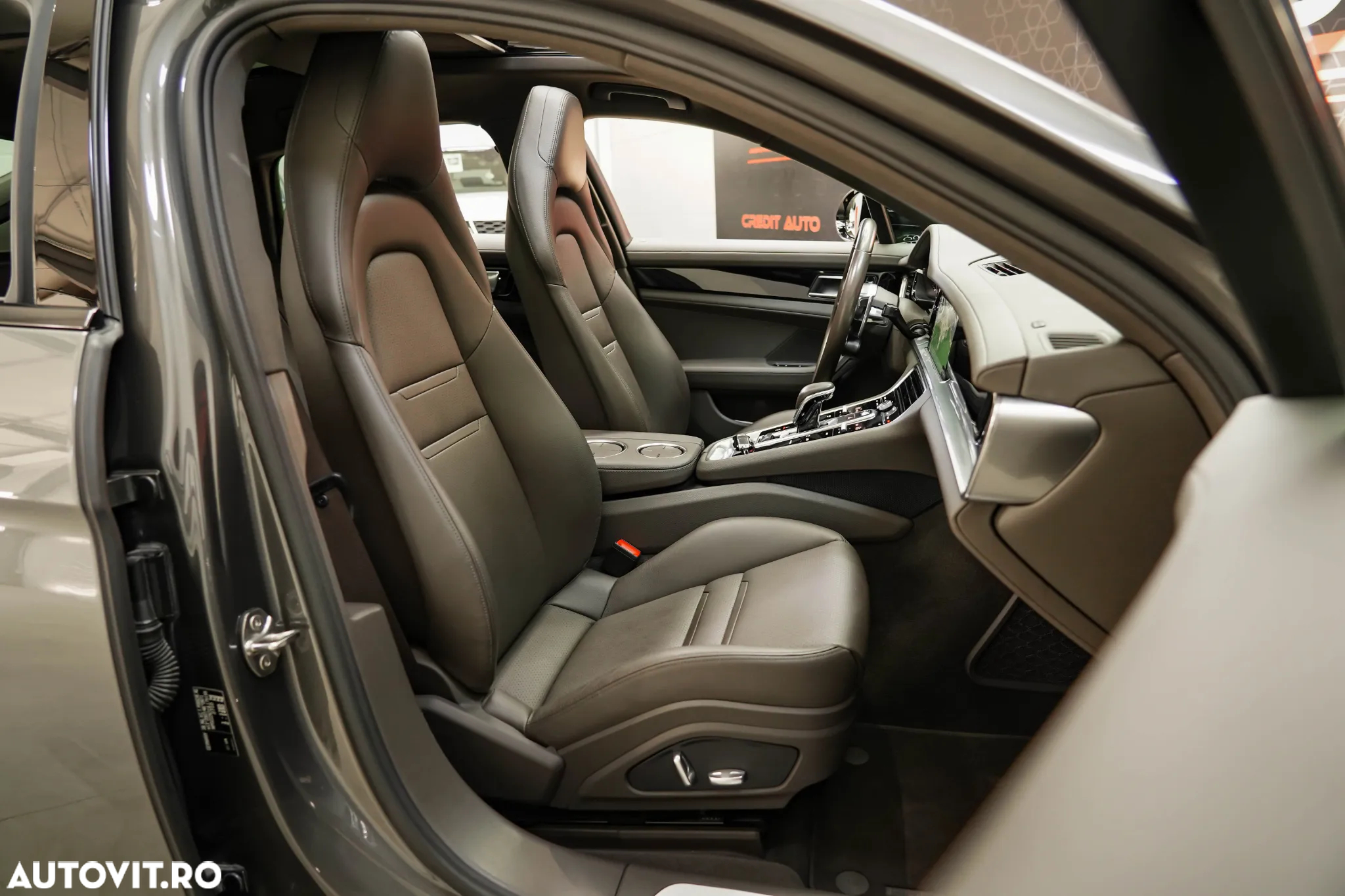 Porsche Panamera 4 E-Hybrid - 7
