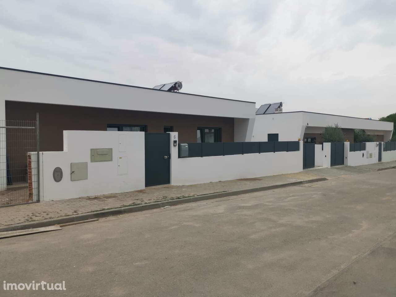 Moradia Isolada V4 c/ Piscina - Térrea - Fernão Ferro - Grande imagem: 2/26