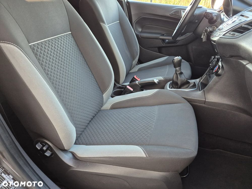 Ford Fiesta - 22