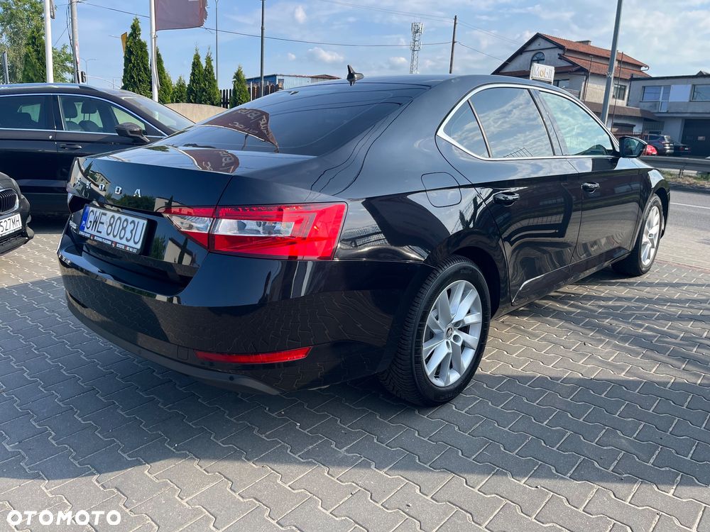 Skoda Superb 2.0 TSI DSG Style - 4