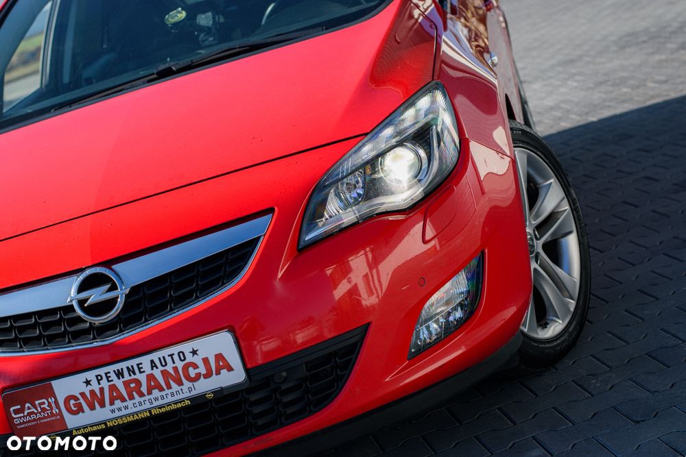 Opel Astra 1.6 T Cosmo - 12