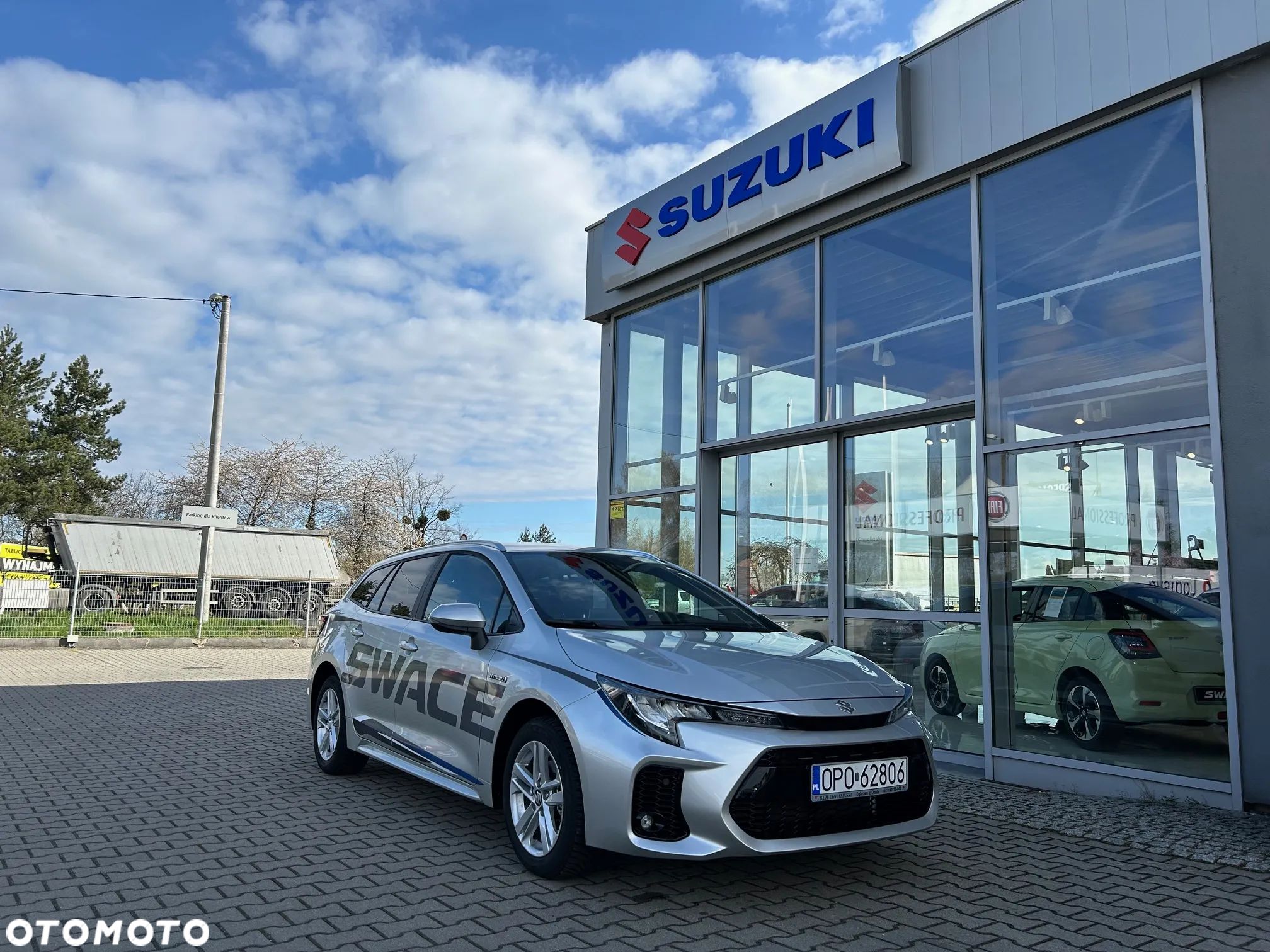 Suzuki Swace 1.8 Hybrid Premium Plus CVT - 1
