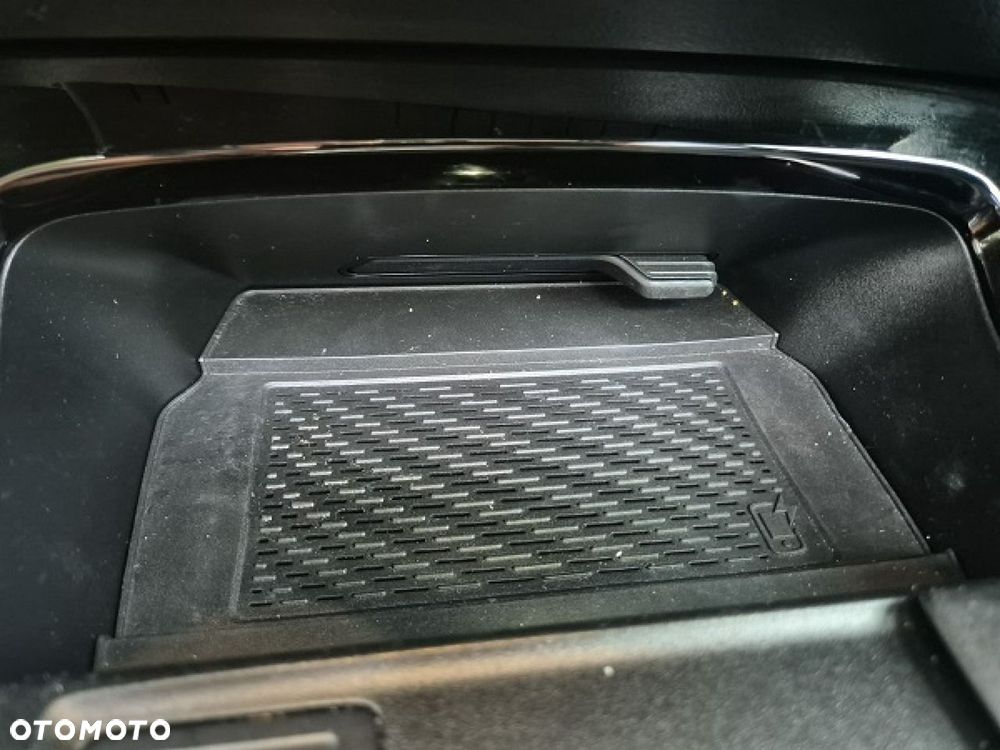 Mercedes-Benz Klasa A 250 e 8G-DCT Edition 2020 - 41