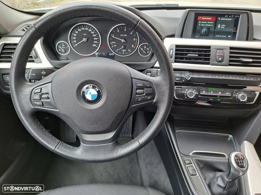 BMW 318 d Touring - 13