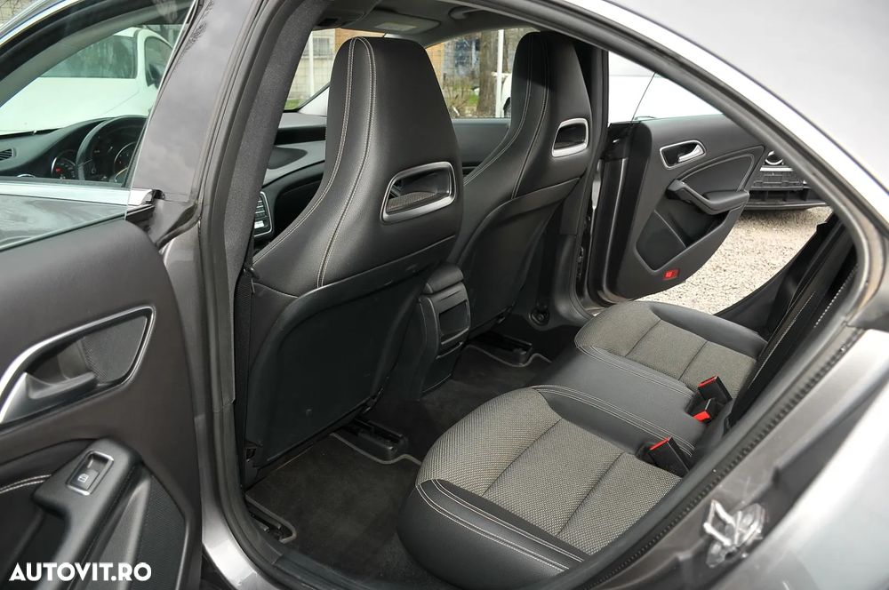 Mercedes-Benz CLA 180 7G-DCT - 28