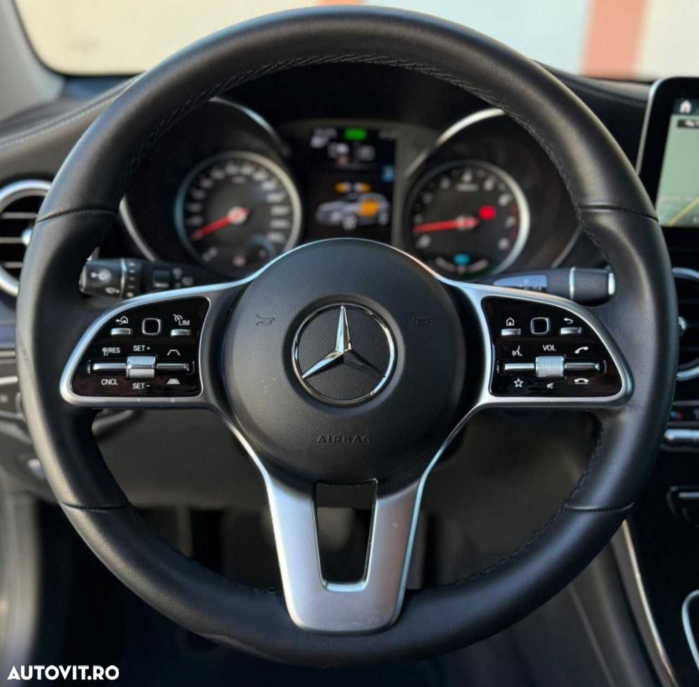 Mercedes-Benz GLC - 24