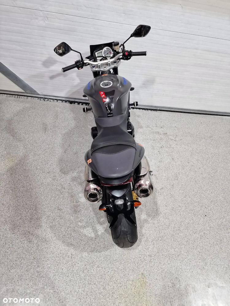 Triumph Street Triple - 25