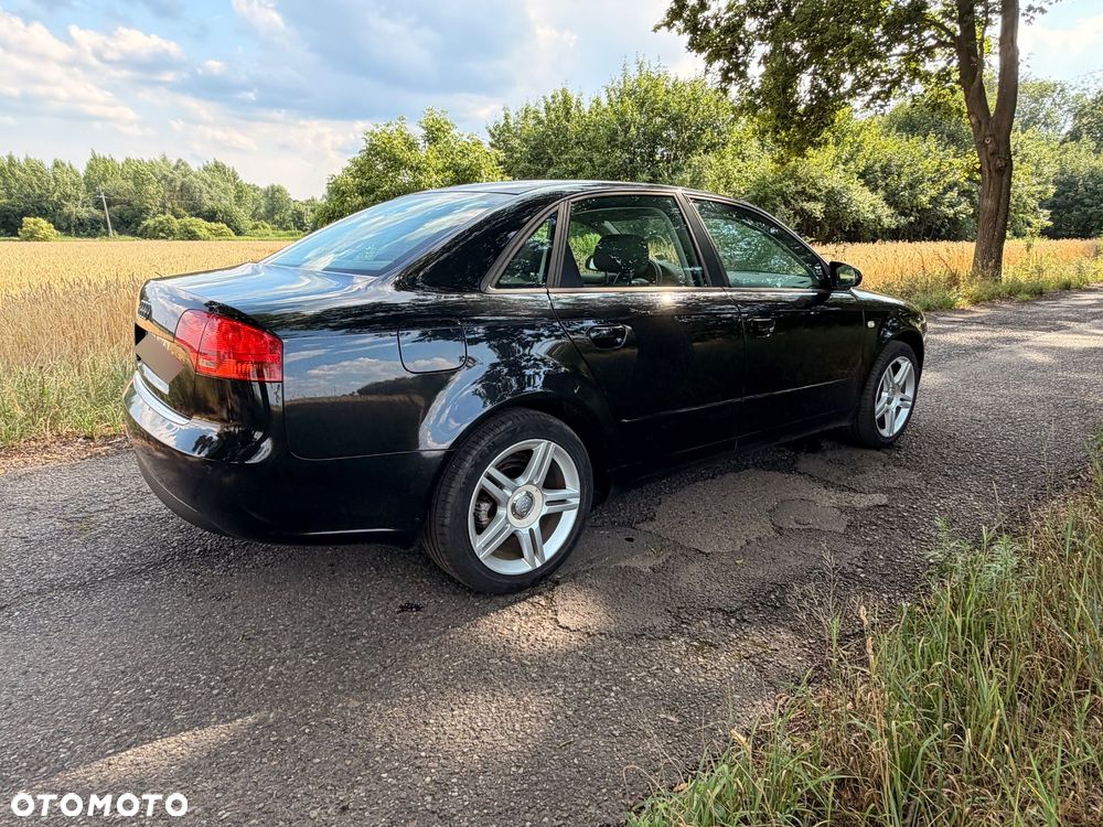 Audi A4 Limousine 2.0 TDI DPF - 11